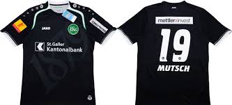 Aber wieviele neuverkaufte trikots hast du gesehen und was sagen fussballinteressierte die mit dir im ich finde das neue trikot irgendwie frisch. St Gallen Kornfootballfonts