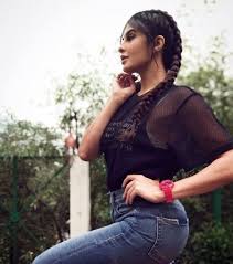 These quick, easy, and lovely looks on jeans can make you appear stunning and gorgeous long hair can look gorgeous even with such western wear trends. Indian Actress Hairstyles Bollywood Hairstyles For Long Hair 2019