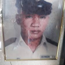 Are there any crafters that could do something similar, to this pic? For  near my desk at work. Must have a hanger like the letter k pic style? I  need letter M