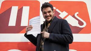 Nel corso delle serate sarà affiancato ancora una volta da fiorello. Luca Gaudiano Chi E Il Finalista Di Polvere Da Sparo Di Sanremo Giovani
