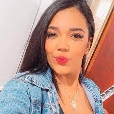 Danielle Oliphant's Instagram, Twitter & Facebook