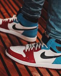 Jordan 1 Retro High Fearless Unc Chicago In 2020 Jordan Casual Shoes Sneakers Fashion Sneakers Men Fashion