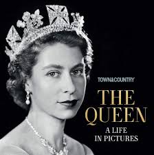 Sneak Peek of Town & Country's New Book 'The Queen' 2021