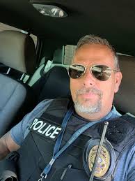 34 years of chasing bad guys, and still getting after it. Hats off to all  the old guys still in the game!! Ya, things have changed, but there's  nothing else I'd rather