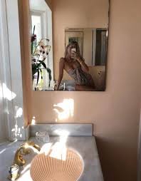 Bathroom Mirror Selfie Tumblr 17 Best Ideas In 2020 Mirror Selfie Poses Bathroom Selfies Pink Bathroom