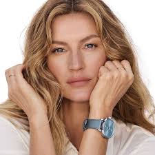 When the seas and skies unite in an endless blue: Gisele Bündchen and the  new IWC Portugieser Chronograph in Horizon Blue. Discover collection at IWC  boutique