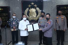 Liga 1 rencana digelar 20 agustus. The Chief Of Indonesian National Police Issues Permit For League
