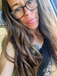 HELLO EVERYONE. I'M NEW HERE. HOW'S EVERYONE DOING?