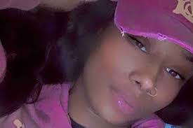 Tara Wells's Instagram, Twitter & Facebook