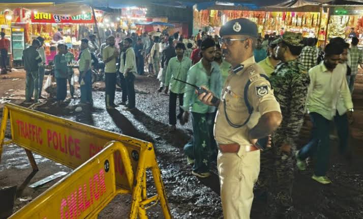 15 killed as truck mows down devotees outside Gwalior temple