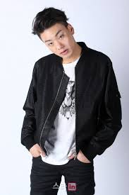 아이언), is a south korean rapper. Ew6syhgdg0purm