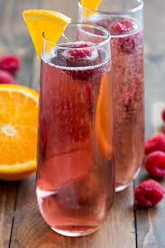Comment Preparer Soupe De Champagne Guide Bonus Aux Vins Mousseux Cuisine Recettes Zenidees Vin Mousseux Boisson Aperitif Recette De Punch