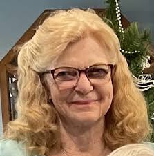 The Coliseum Museum welcomes Joy Meyer as our Taft Gallery Artist for April  & May. Joy Meyer earned both her Bachelor's and Master's degrees in Art and  Art Education from Northern Illinois