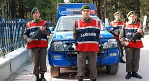 Asayiş, komando ve eğitim dahil 6 temel kıyafetinde değişiklik yapılan jandarma teşkilatı personeli, yılbaşından itibaren yeni üniformaları giymeye. Jandarmanin Kiyafeti Modern Olacak Tg Mobile