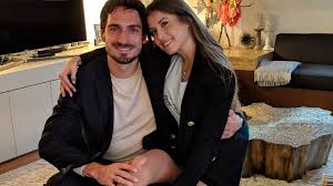 Mats hummels profile), team pages (e.g. Umzug Nach Dortmund Cathy Hummels Gibt Ein Update Promiflash De