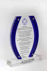 Kalendāri, kas ļaus atcerēties jūsu svarīgākos notikumus • personalizēti memento design. Products Awards Badg Es Labels Acrylic Crystal Plaques