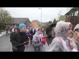 So feiert norwegen den 17. Lyetoget Minutt For Minutt 17 Mai 2012 Youtube
