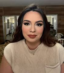 Hi everybody! I'm the owner of Makeup by Ky & I'm a licensed cosmetologist  with a certification in makeup! Book me for your next wedding, quincea￼ñera  or event! 🥰