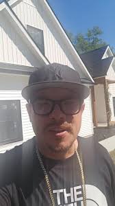 Think of every introduction as an opportunity to connect. 🤝 Whether you're  at a neighborhood barbecue or a business event, how you show up matters.  The best leaders and professionals, like Brian,