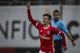 Full squad information for portugal, including formation summary and lineups from recent games, player profiles and previous lineup from portugal vs luxembourg on tuesday 30th march 2021. Last Minute Coup Am Deadline Day Bayern Schnappt Sich Portugal Juwel Tiago Dantas Aktuelle Fc Bayern News Transfergeruchte Hintergrundberichte Uvm