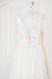 Du bist auf der suche nach dem idealen brautkleid? Flugelschlagende Schmetterlinge Und Ein Sexy Hochzeitskleid