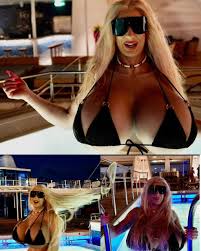 Jimbos tits are so huge that she uses one bra for each boob :  rrupaulsdragrace