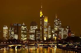 Alle filialen und geldautomaten der deutsche bank frankfurt mit adressen, telefonnummern und öffnungszeiten. Where Will Banks Go After Brexit Frankfurt Takes Early Lead Wsj