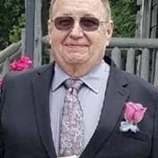 Angela Siegert's Instagram, Twitter & Facebook