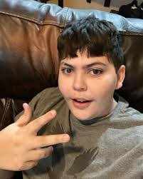 Derrick Steel's Instagram, Twitter & Facebook