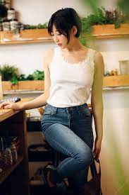 Hibiki Natsume, women, Asian, short hair, jeans | 1279x1920 Wallpaper -  wallhaven.cc