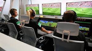 Varfee s keller is on facebook. Ex Spitzen Schiedsrichter Hellmut Krug Kritisiert Den Var Scharf Das Kann Und Darf Nicht Sein Eurosport