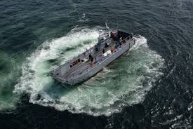 Dcns A Developpe Et Realise En Partenariat Avec Stx France Un Nouvel Engin De Debarquement Destine A Accroitre L Efficacite Marine Nationale Bateaux Militaire