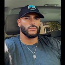 Wallace Rivers's Instagram, Twitter & Facebook