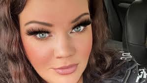 Amanda Volker's Instagram, Twitter & Facebook