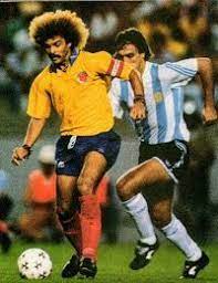 Argentina 0 Colombia 0 6 5 P In 1993 In Guayaquil Carlos Valderrama Runs With The Ball In The Semi Final Of Copa America Carlos Valderrama Guayaquil America