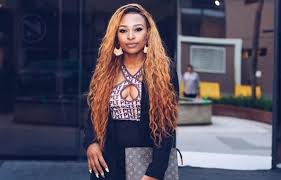 Dj zinhle came from humble beginnings to become a force to be reckoned with in the south african music industry. Dj Zinhle Finally Speaks Out On Aka Split Zalebs