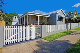 9 George Street Thirroul Sold Price Withheld Domain Com Au Weatherboard House House Paint Exterior Facade House