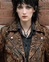 It all in the details. STH 𝗕𝗮𝗹𝗹𝗮𝗱 𝗼𝗳 𝘁𝗵𝗲 𝗙𝗼𝘅 bolo tie paired  with our snakeskin 𝗖𝗼𝗺𝗺𝗮𝗻𝗱𝗼 leather jacket. A perfect match.