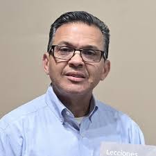 Amazon.com: Carmelo Alicea: libros, biografía, última actualización