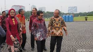 Ojk didirikan untuk menggantikan peran bapepam. Alumni Hingga Anggota Dk Ojk Kumpul Di Monas Rayakan Hari Jadi