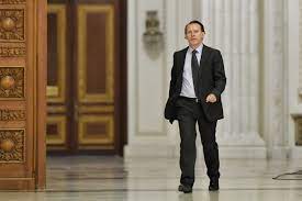 Ministrul finanțelor, florin cîțu, a spus că toți românii trebuie să participe la costurile acestei crize, dar nu a vrut să discute de posibila micșorare a salariilor demnitarilor Cine Este Vasile Florin CiÈ›u Ce Studii Are È™i Ce Posturi A Ocupat PanÄƒ In Prezent A Fost Dat AfarÄƒ Din Ing Impact