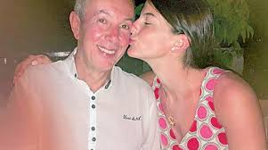 Γιάννης κούστας vs σοφία γιαννικοπούλου: Stenos Korses O Giannhs Koystas Giati Den Afhnei Se Hsyxia Thn 26xronh Syzygo