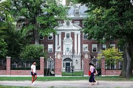 Established in 1636 and named for its first benefactor, clergyman john harvard. Harvard Leads U S Colleges That Received 1 Billion From China Bloomberg