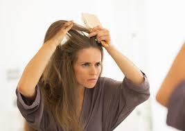 Des cheveux blancs ne signifient pas des cheveux qui ne sont pas en santé. Mieux Connaitre Et Mieux Traiter Les Cheveux Blancs Jean Coutu