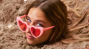 Helena (Star Academy) sort deux nouveaux titres pour l'été : écoutez !