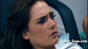 Dyke In A Situation Agrees To Gets Bred By Live Stock Doctor - XNXX.COM