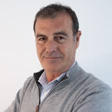 Nueva novela! 🖋️😍 SINOPSIS: A las siete en punto de la mañana de un…