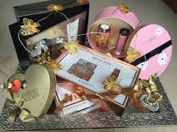 Indian Wedding Gift Baskets Perfumes Lights Gold Huwelijk