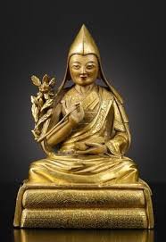 七世达赖像创作年代清代尺寸高17cm 估价1 500 000 1 700 000 ntd 作品分类佛教文物其它作品描述铜鎏金七世达赖 1708 1757 法名格桑嘉措 意为贤劫海 西康理塘人 十二岁时被康熙帝册封为第七世达赖喇嘛 他一生谦逊俭朴守戒 并致力于僧众教育 特别是在平息珠尔默