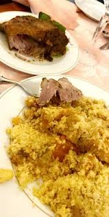 Verser dans une grande bassine prévu a cette effet (et rien que cela!!), la semoule de couscous. Le Couscous Mechoui Agneau Un Delice Photo De Etoile Marocaine Paris Tripadvisor